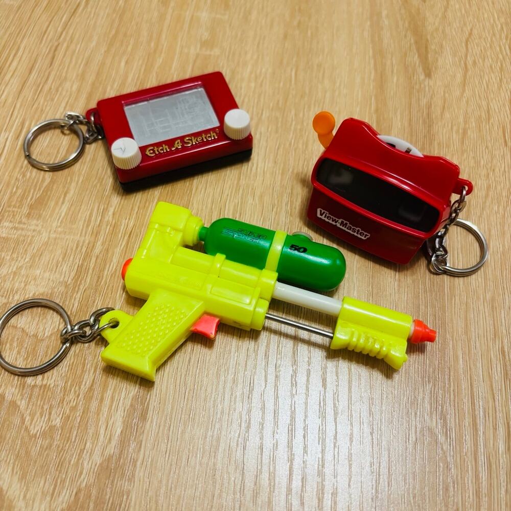 Millennial Toy Etch-a-sketch Super Soaker Viewmaster Retro Keychain Bundle